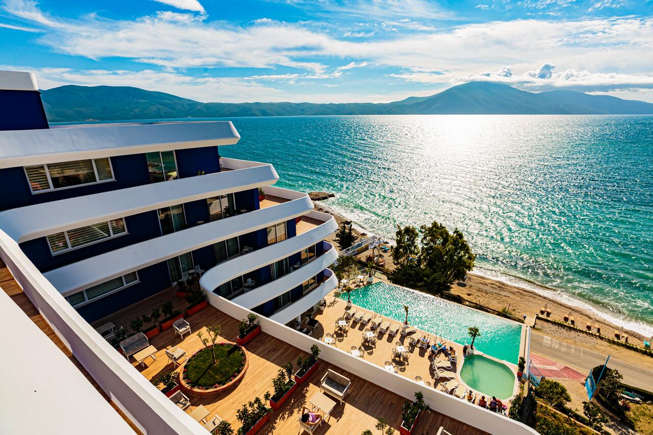 hotel yacht albania